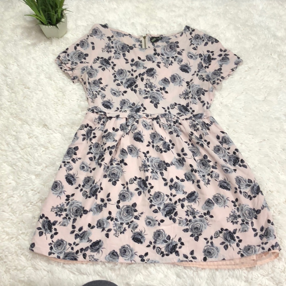 🔥5/25 sale🔥F21 blush pink short sleeve dress